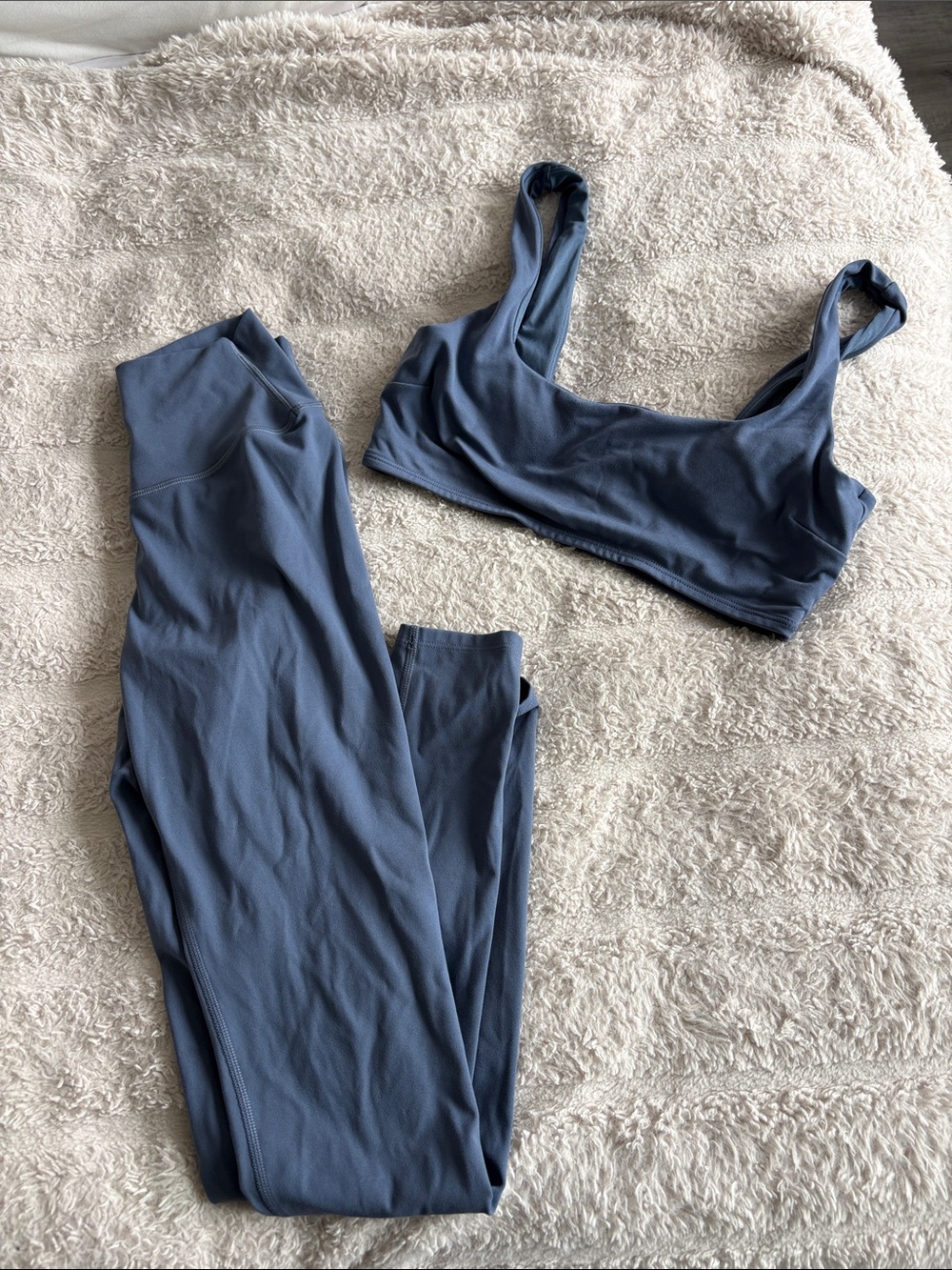 Alo yoga soft sculpt set size medium top small leggings
